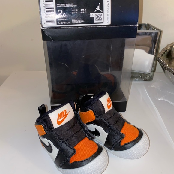 Infant Jordan Botties - Picture 1 of 4